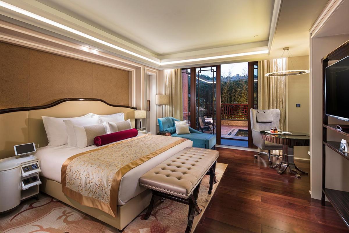 Grand Bay Hotel Beijing Jinpoluo Екстериор снимка