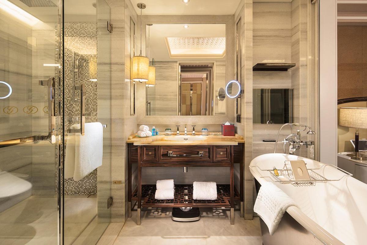 Grand Bay Hotel Beijing Jinpoluo Екстериор снимка