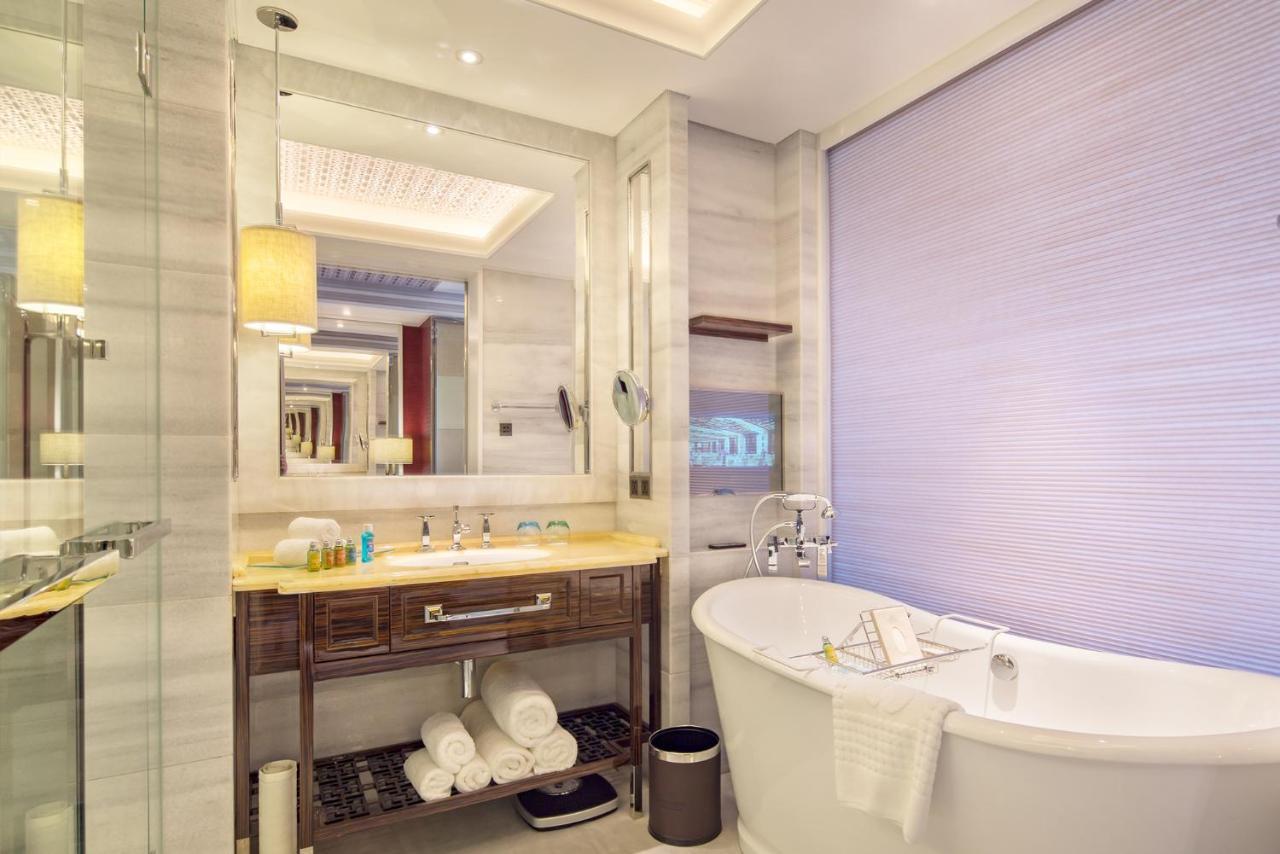 Grand Bay Hotel Beijing Jinpoluo Екстериор снимка