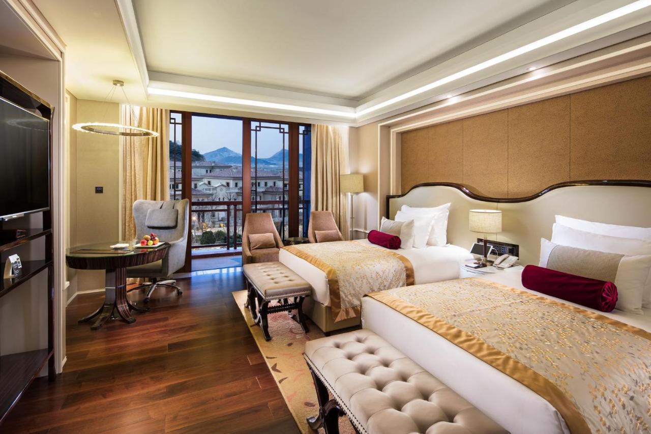 Grand Bay Hotel Beijing Jinpoluo Екстериор снимка