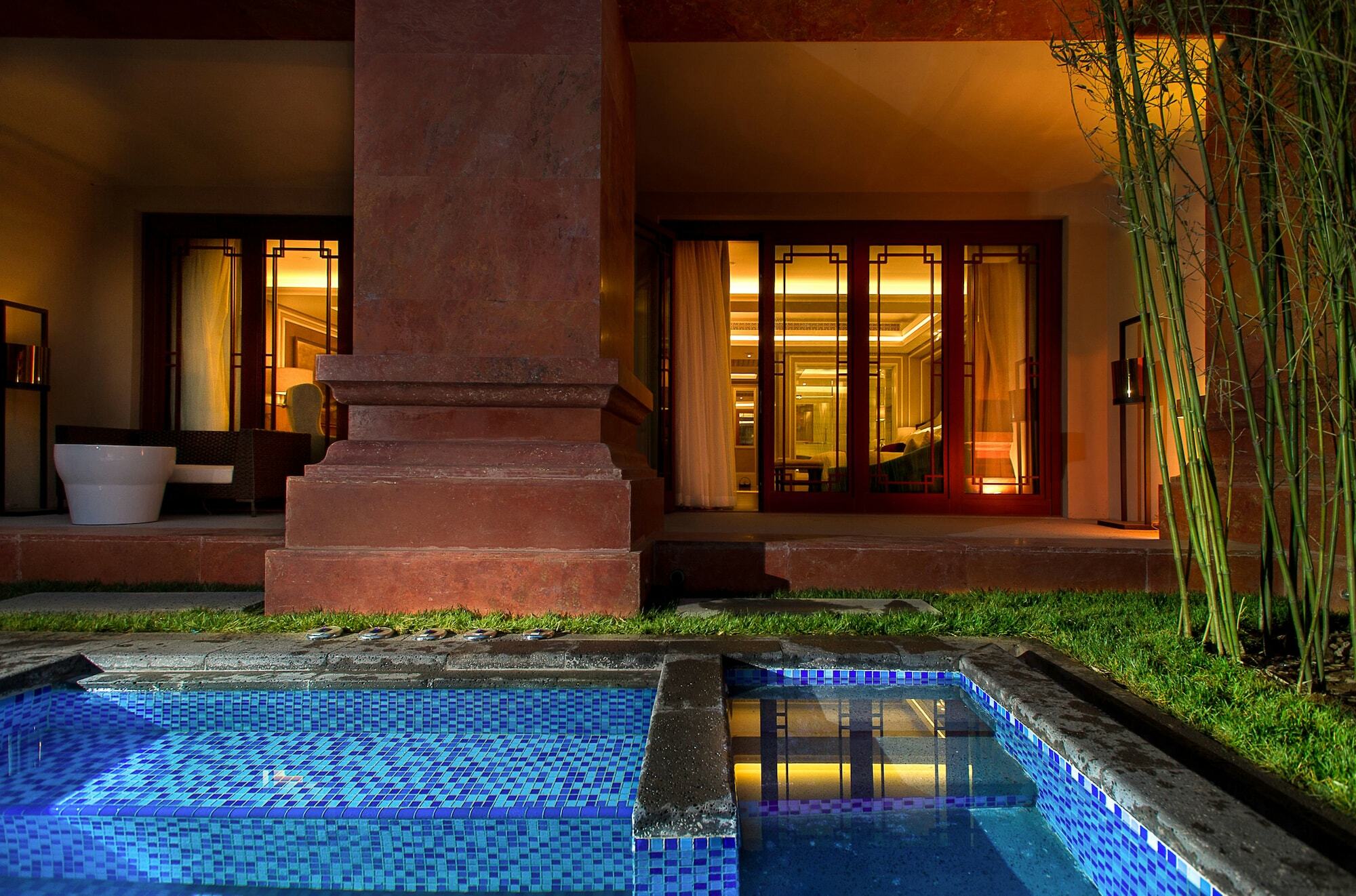 Grand Bay Hotel Beijing Jinpoluo Екстериор снимка